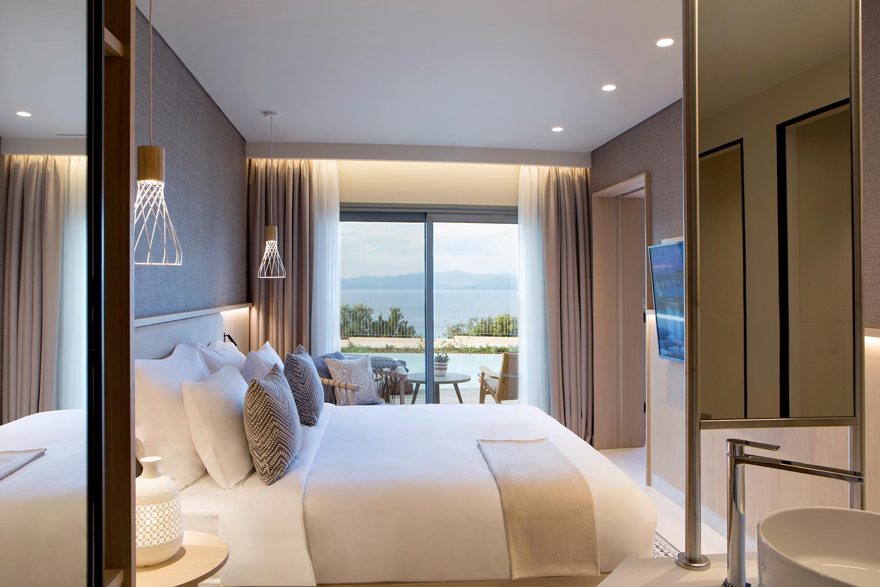 Two-Bedroom Panoramic Suite with Sea View, Private Pool & Jacuzzi